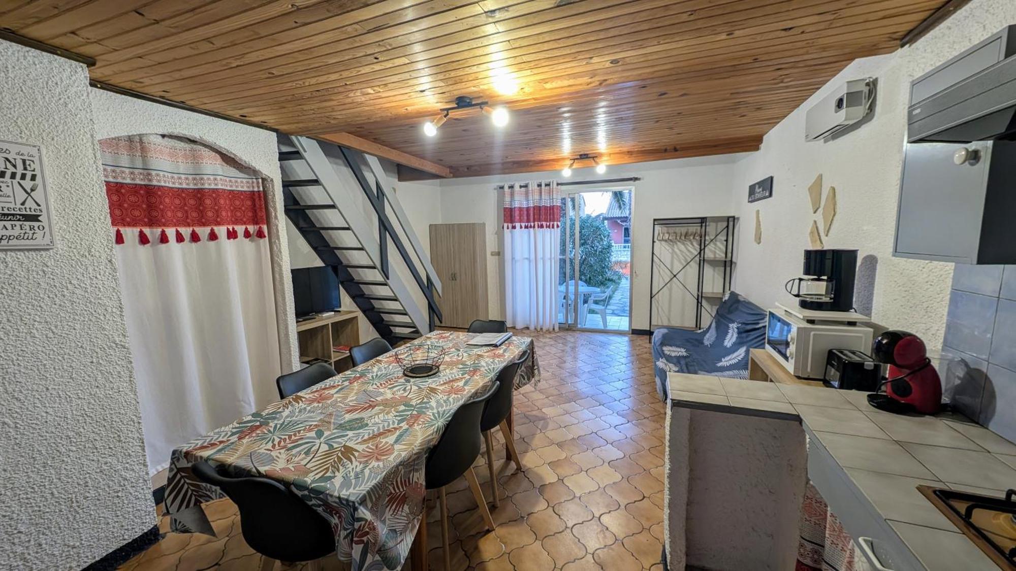 Gite La Capelle Roquefort Des Corbieres Sigean Narbonne Aude Стая снимка